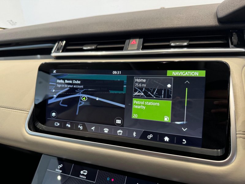 LAND ROVER RANGE ROVER VELAR