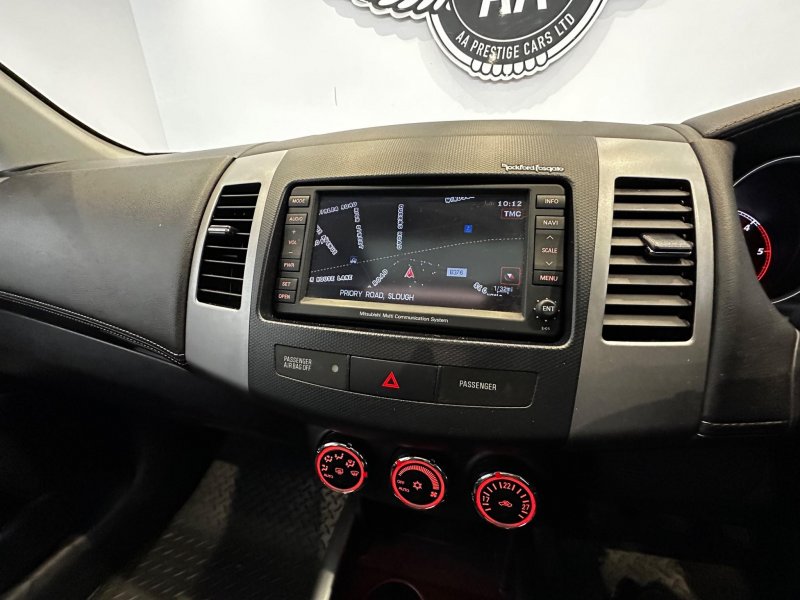 MITSUBISHI OUTLANDER