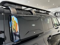 LAND ROVER DEFENDER 110
