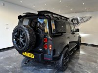 LAND ROVER DEFENDER 110