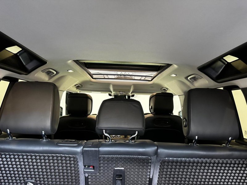 LAND ROVER DEFENDER 110