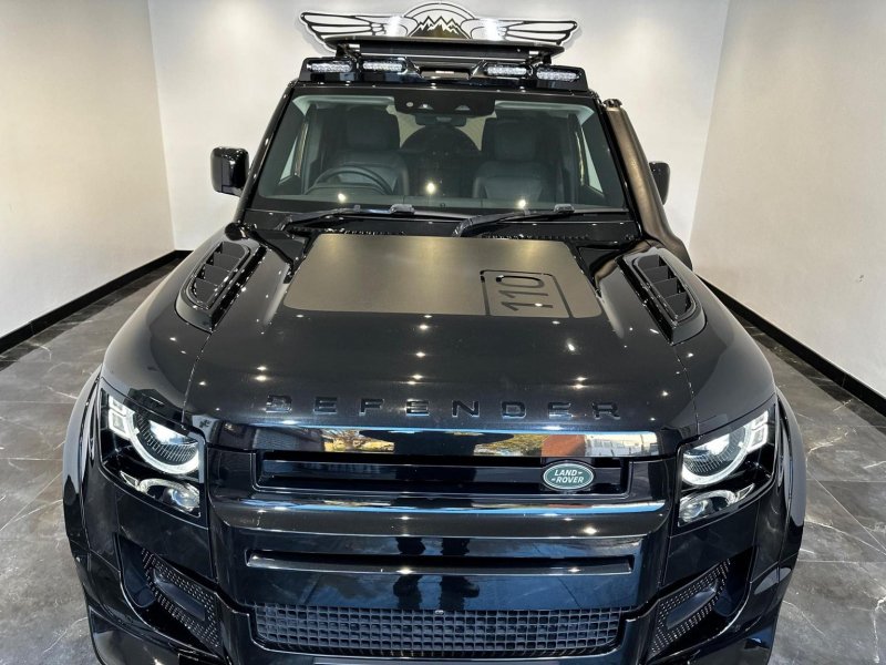 LAND ROVER DEFENDER 110