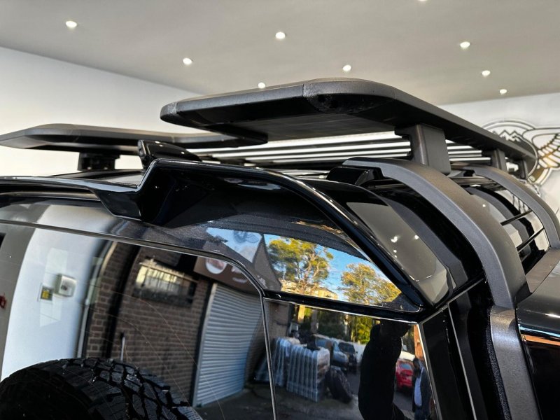 LAND ROVER DEFENDER 110