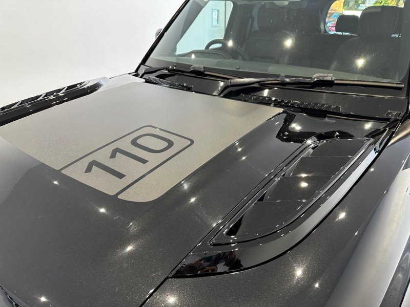 LAND ROVER DEFENDER 110