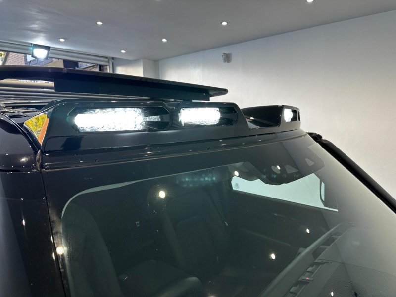 LAND ROVER DEFENDER 110