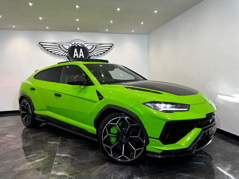 LAMBORGHINI URUS