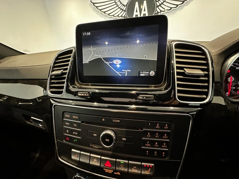 MERCEDES-BENZ GLS