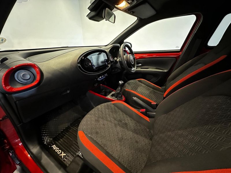 TOYOTA AYGO X