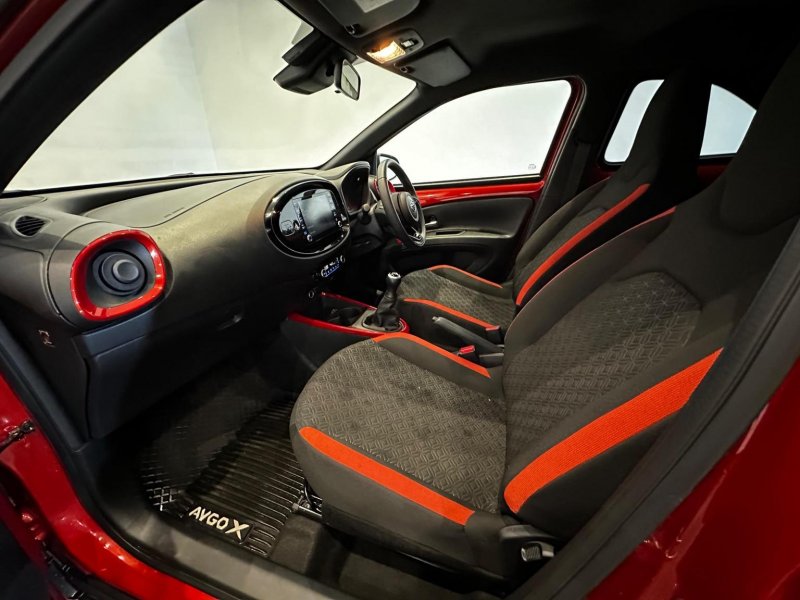 TOYOTA AYGO X
