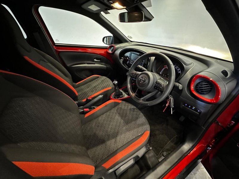 TOYOTA AYGO X