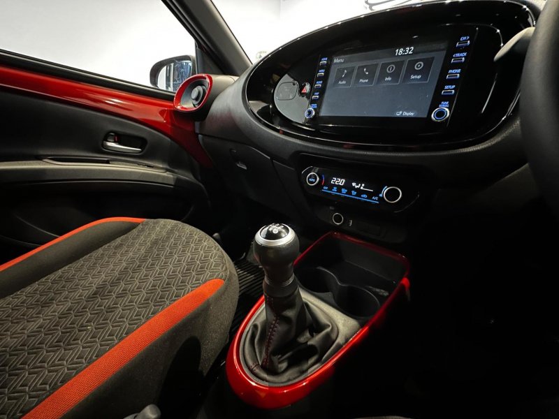 TOYOTA AYGO X