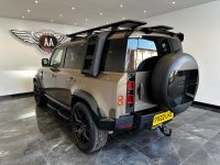 LAND ROVER DEFENDER 110