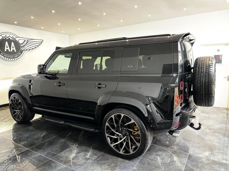 LAND ROVER DEFENDER 110