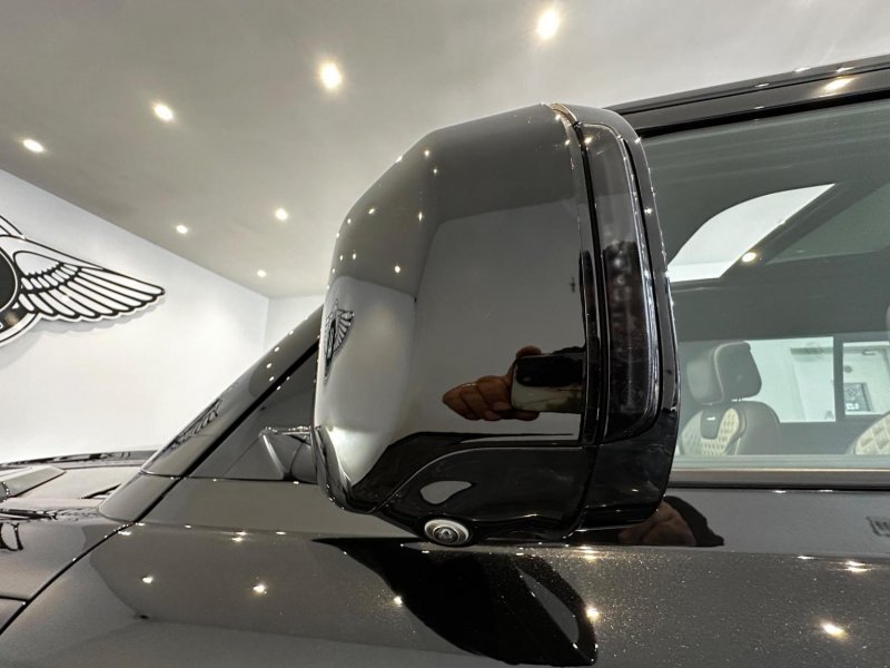 LAND ROVER DEFENDER 110