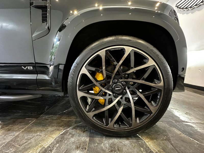 LAND ROVER DEFENDER 110