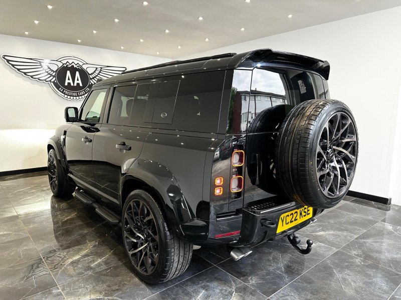 LAND ROVER DEFENDER 110