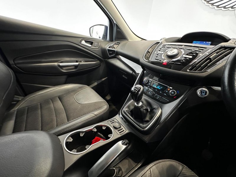 FORD KUGA