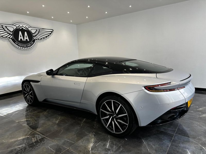ASTON MARTIN DB11