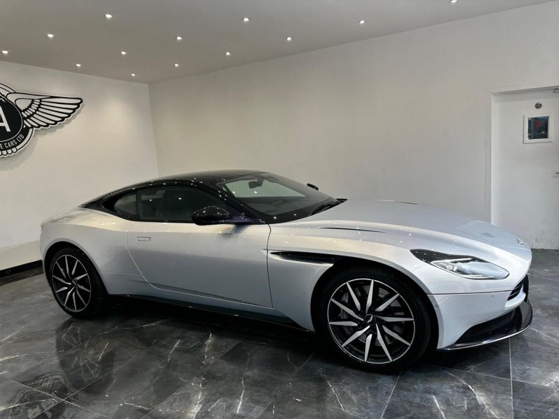 ASTON MARTIN DB11